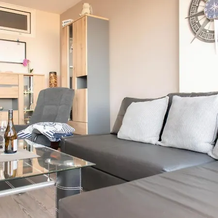 Apartment Strandhotel App. 105 *